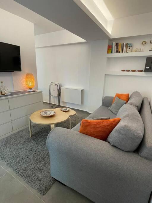 Charming Coastal Retreat Apartment Anavyssos Bagian luar foto